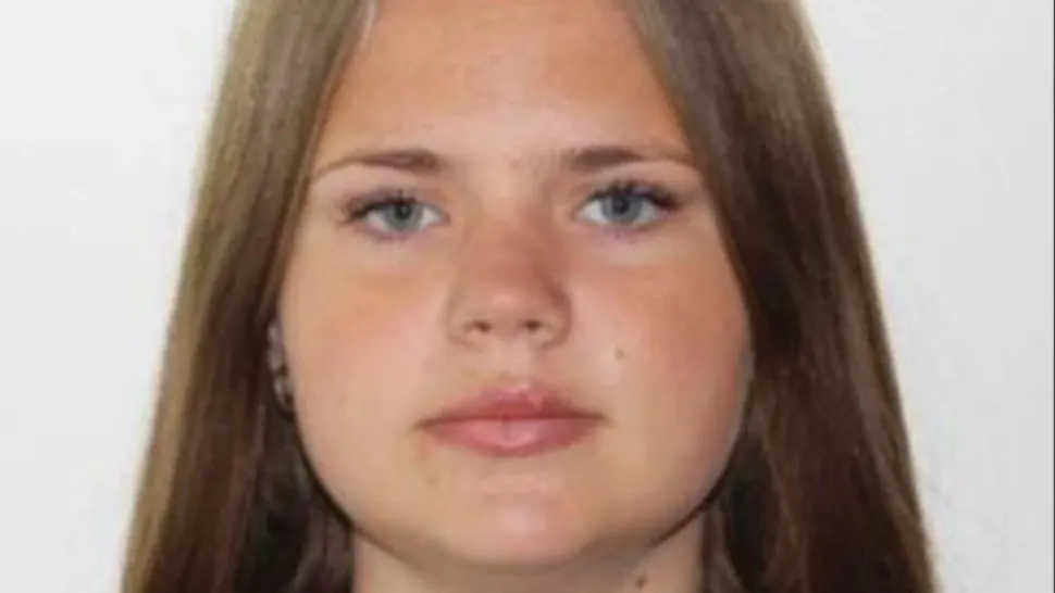 Adolescentă de 16 ani, căutată de polițiștii buzoieni. Părinții cred că fata ar fi fugit cu un băiat cunoscut pe Facebook