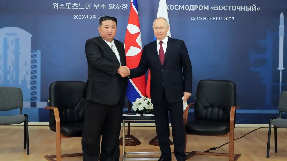 Putin a bătut palma cu Kim Jong. Coreea de Nord a furnizat armament Rusiei. Foto/Profimedia