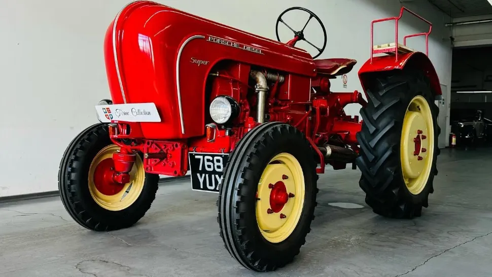 Ultima achiziție la Țiriac Collection - un tractor Porsche de epocă. Foto/TC
