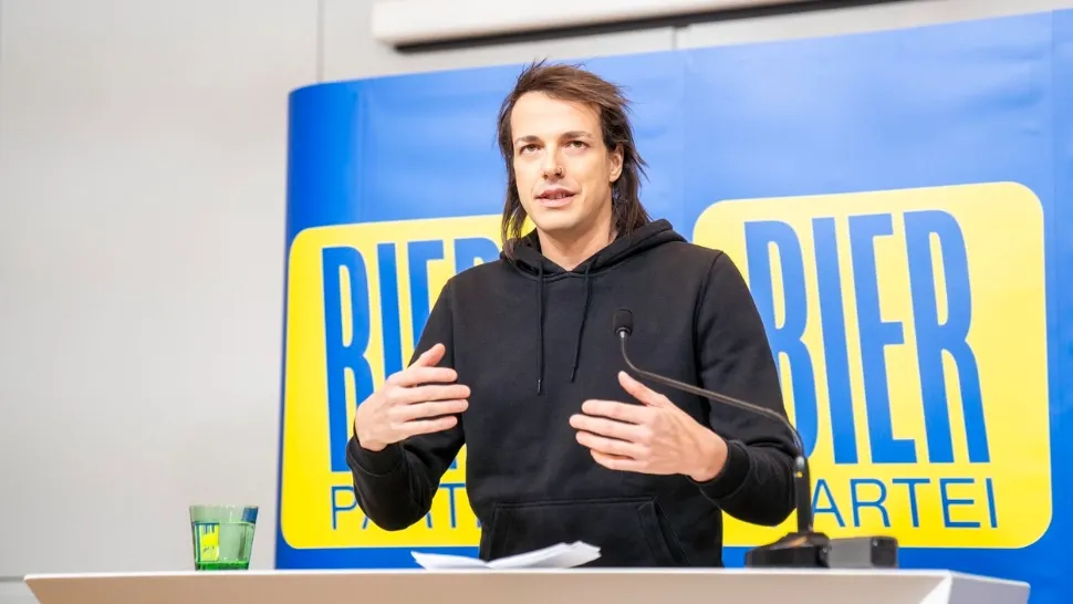 Partidul BERII vrea să dea lovitura la alegerile din Austria. Promisiunile sunt SPUMOASE