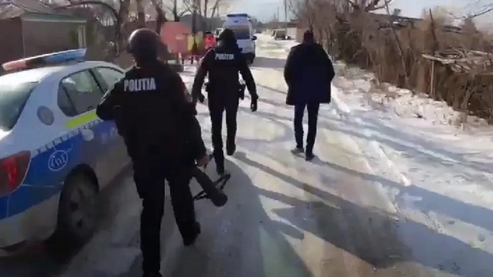 Forțele speciale, chemate să-l scoată din casă pe bărbat. Foto/Captură video
