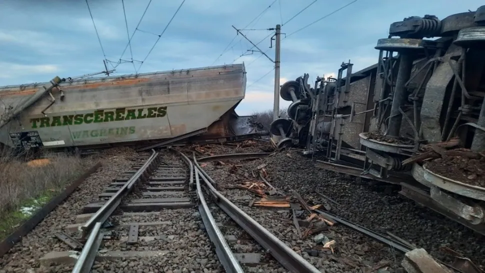 Tren deraiat