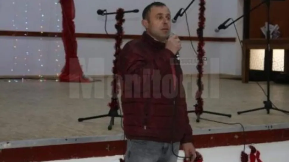 Deși a fost condamnat în primă instanță, profesorul predă în continuare. Foto/Monitorul