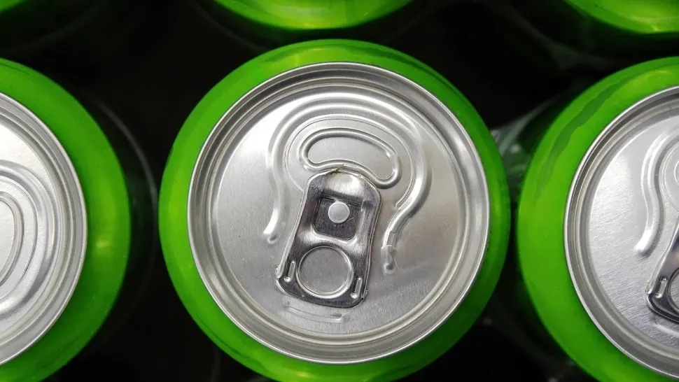 Copiii NU vor mai putea cumpăra energizante. Proiectul de lege, adoptat de Camera Deputaților