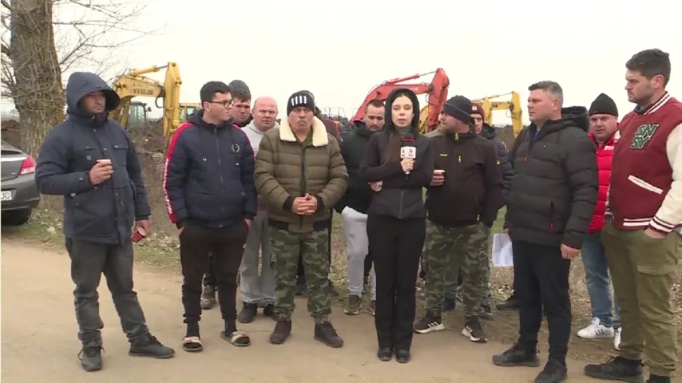 Revoltă în Giurgiu. Transgaz a intrat cu utilajele pe pământul unor fermieri fără să anunțe