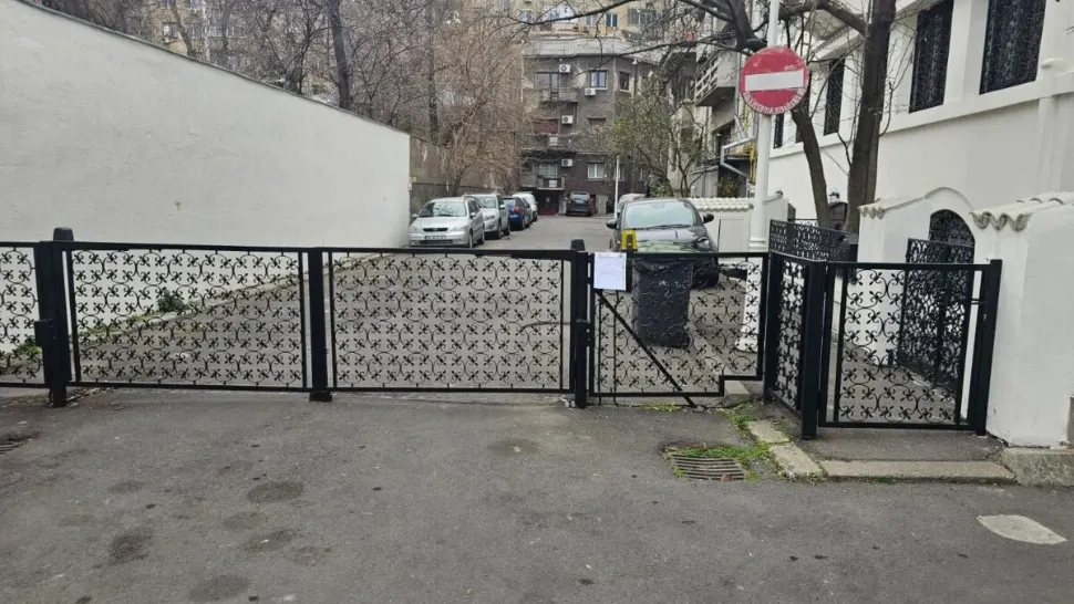 Dana Budeanu și Clotilde Armand, noi contre pentru o barieră. Primărița rezist a ordonat demolarea construcției ilegale