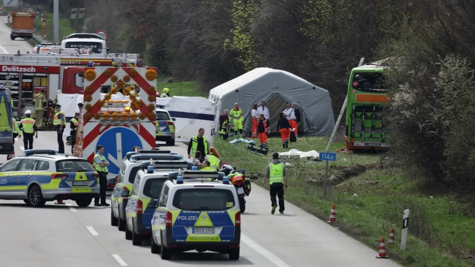Bilanțul provizoriu al accidentului indică cel puțin 5 de morți. Foto/Profimedia