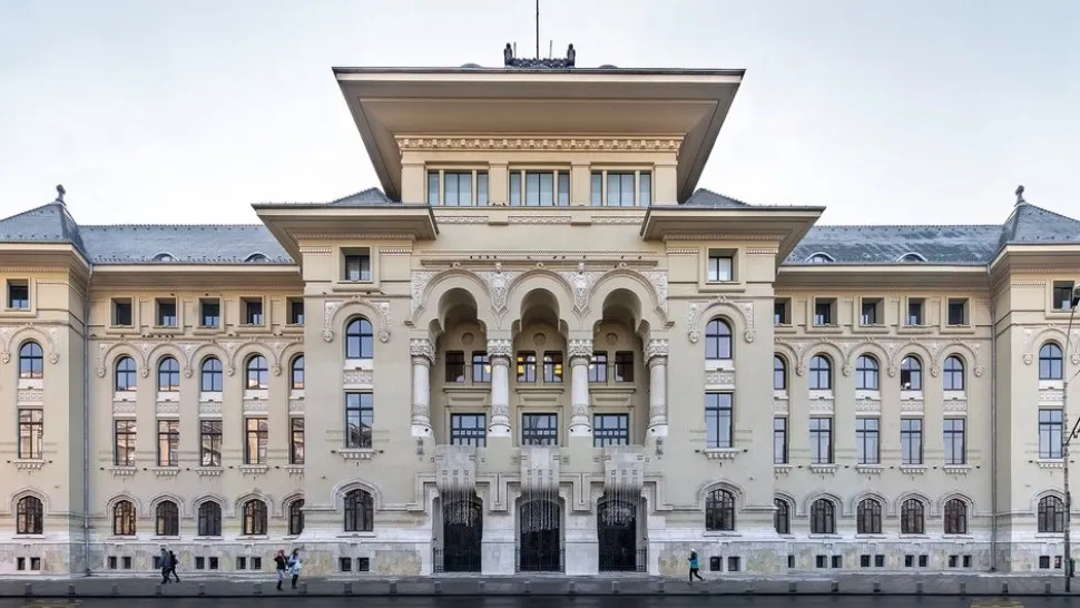 Lupta pentru Primăria Capitalei. SURSE: Liderii Coaliției au DECIS: Medicul Cătălin Cîrstoiu, în luptă cu Nicușor Dan