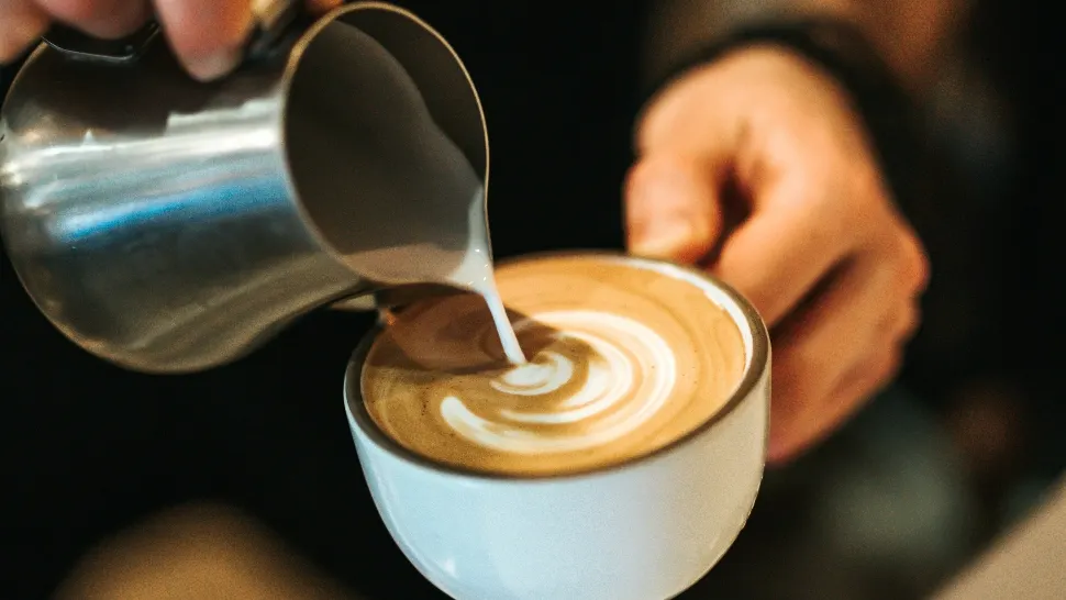 Pericolele ascunse din spatele cafelei cu lapte: semnalul de alarmă tras de un cunoscut neurolog /unsplash.com