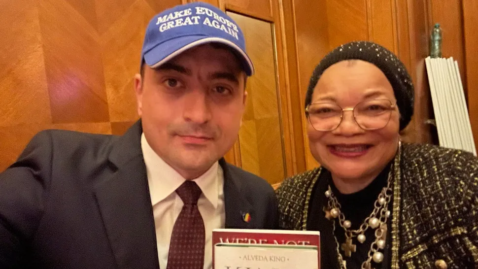 George Simion, alături de Alveda King, nepoata lui Martin Luther King, la conferința Make Europe Great Again/ Facebook
