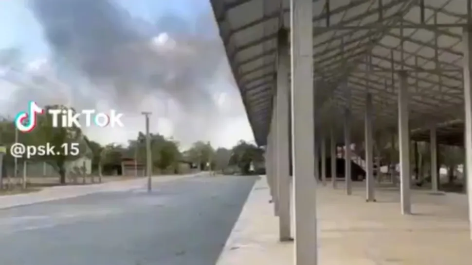 20 de militari morţi în urma unei explozii la un depozit de muniţie într-o bază militară din vestul Cambodgiei/ Captură video