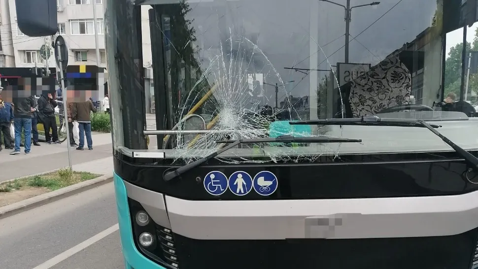 Tânără cu dizabilități, umilită de un șofer de autobuz, la Craiova. Bărbatul i-a închis uşile în nas şi a plecat din staţie/ Arhivă foto