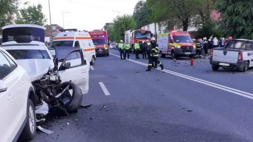 Grav accident rutier în Vâlcea: o persoană a murit, iar alte patru se află în stare gravă