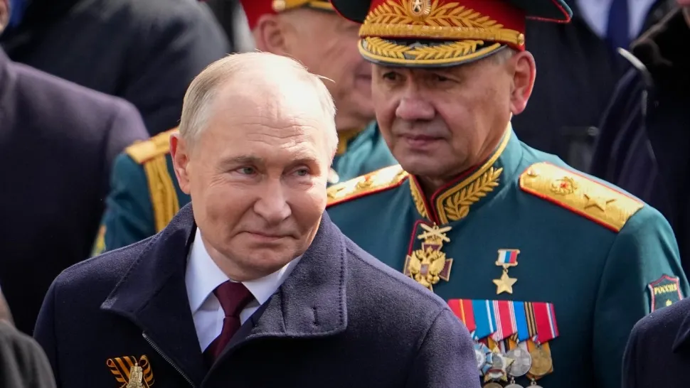Vladimir Putin l-a exclus pe Serghei Şoigu din noul guvern. Foto: Profimedia