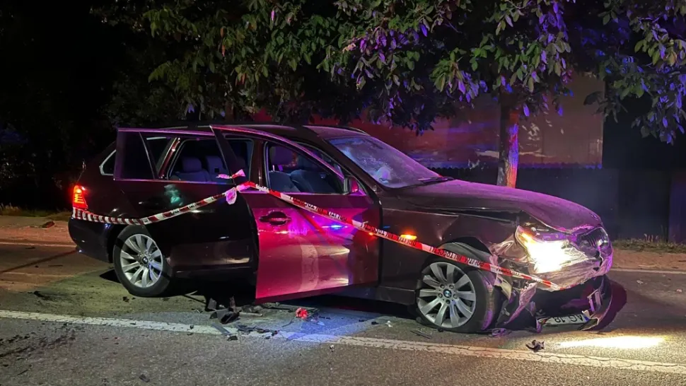 Scandal în plină stradă, în județul Argeș, după un eveniment rutier în are au fost implicate 6 maşini. 7 persoane au ajuns la spital / Captură foto Ziarul Argeșul