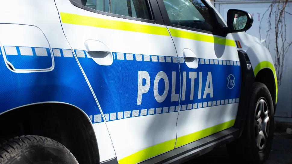 Răsturnare de situație în cazul copilului de 2 ani lovit mortal de tată cu mașina: bărbatul era BĂUT
