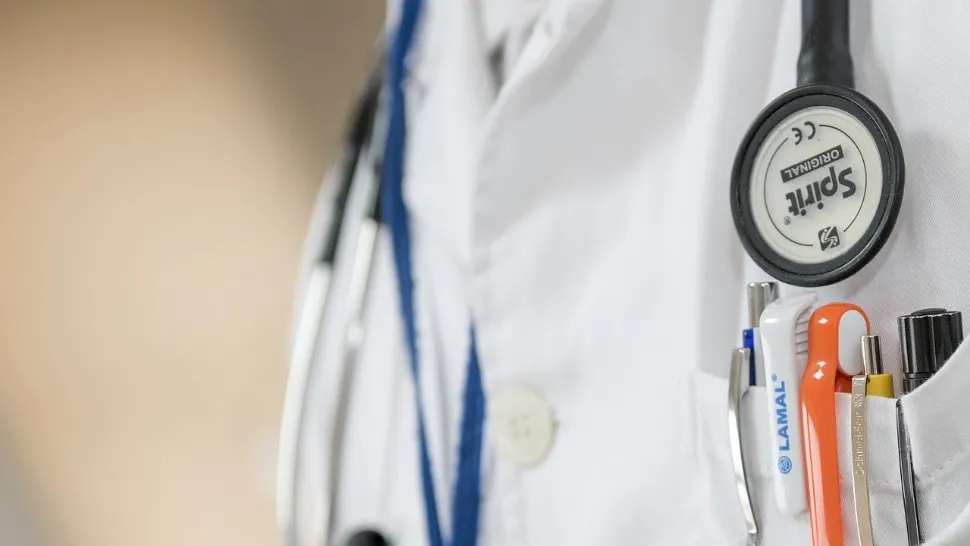 6 medici chirurgi şi o asistentă de la Secţia Chirurgie a Spitalului Timișoara, plasaţi sub control judiciar/ Arhivă foto