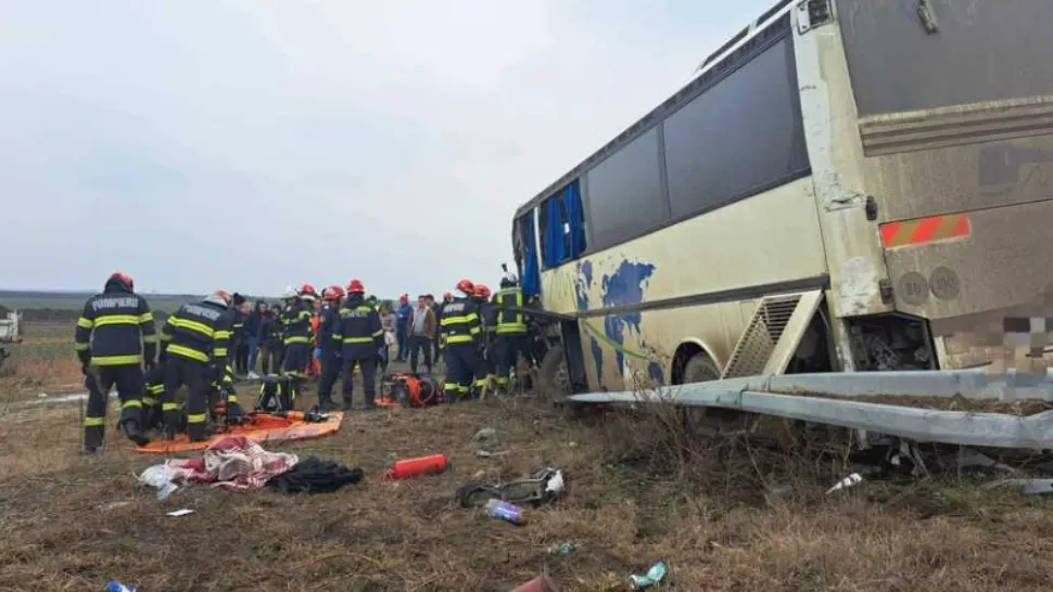 Cinci oameni au ajuns la spital după un accident de autobuz produs în Maramureș