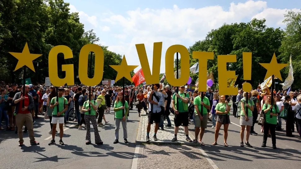 16.000 de candidaţi pe aproape 600 de liste înregistrate, vor candida în UE. Foto/Profimedia