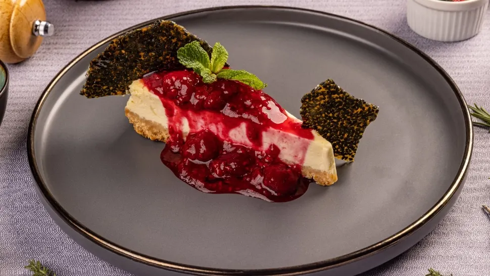 Desertul răcoros al verii. Cum prepari cel mai delicios cheesecake cu zmeură: rețeta, pas cu pas/ Profimedia