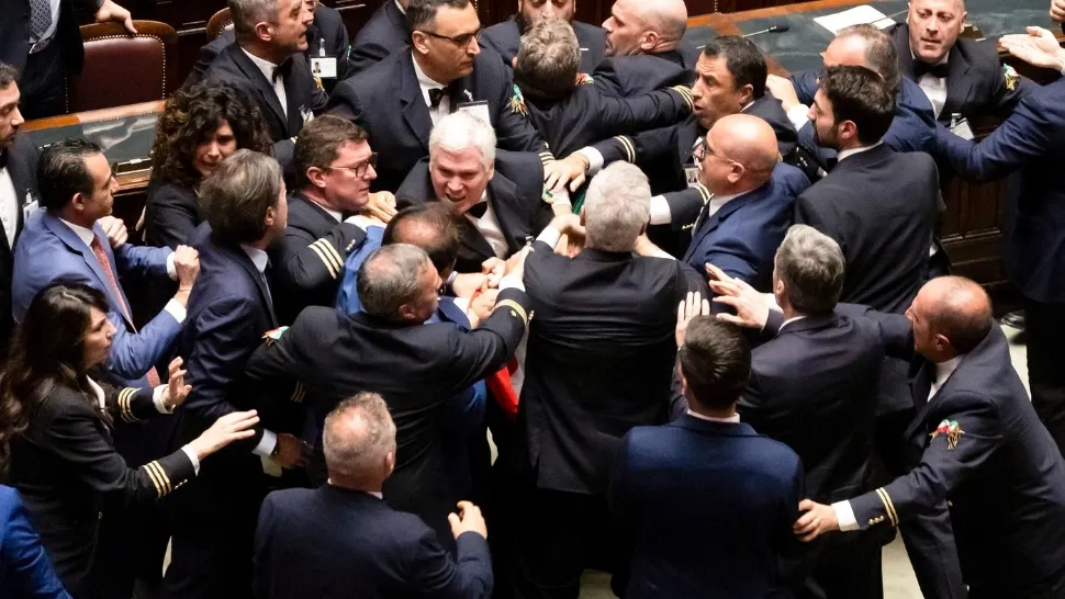 Bătaie de zile mari în Parlamentul Italiei. Foto: Profimedia