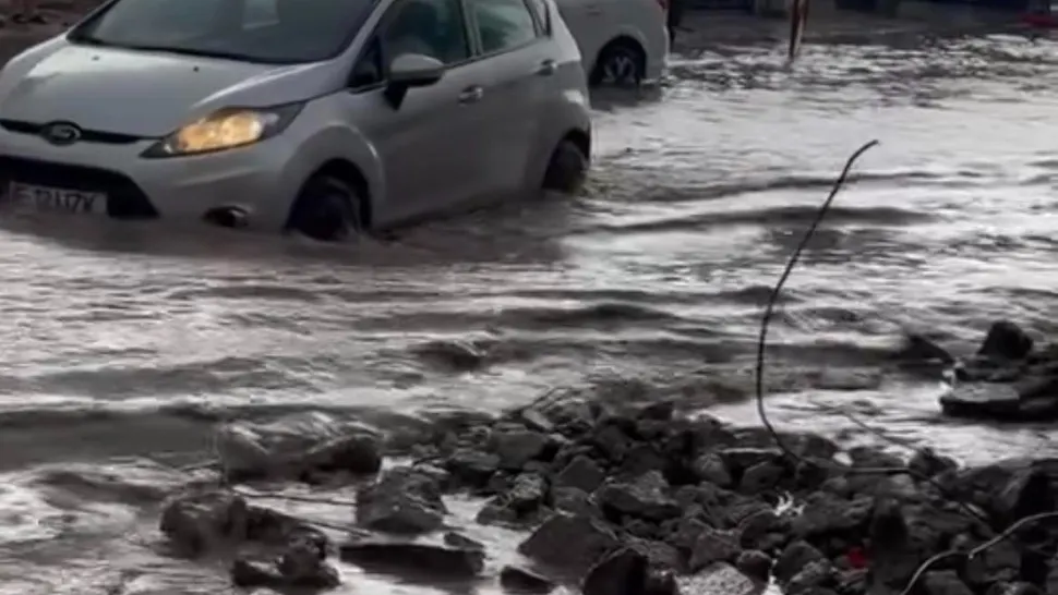 Alertă de inundați în jumătate din țară! Ploile torențiale și viiturile rapide iau locul temperaturilor record. Prognoza ANM