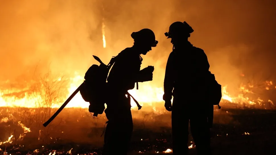 Iad în California. Incendiul de vegetație a scăpat de sub control și poate deveni cel mai mare dezastru natural de acest fel - GALERIE FOTO/VIDEO