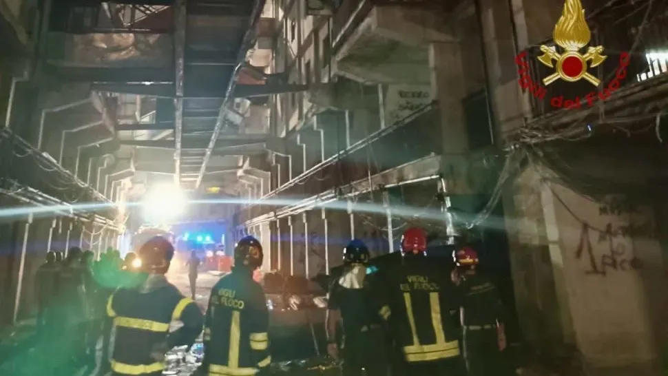 Tragedie la Napoli. Doi oameni au murit și alți 13, inclusiv copii, sunt grav răniți, după prăbușirea unui balcon - VIDEO