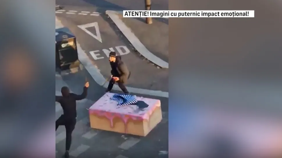 Bătaie cu macetele: două bande rivale fac legea pe stradă, într-un oraș britanic / Captură video