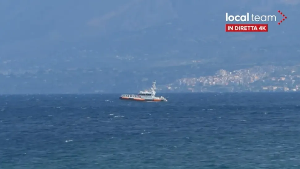 Un mort şi 6 dispăruţi în urma scufundării unui velier britanic de lux, în largul Siciliei/ Captură video