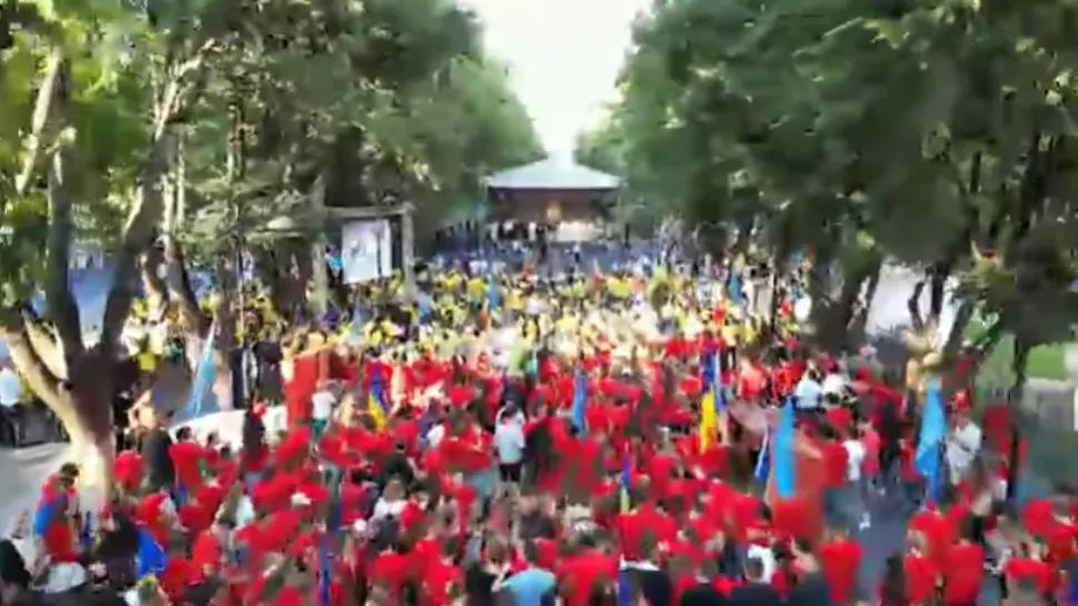 Pelerinaj cu 4.000 de tineri în România. Imagini emoționante - VIDEO
