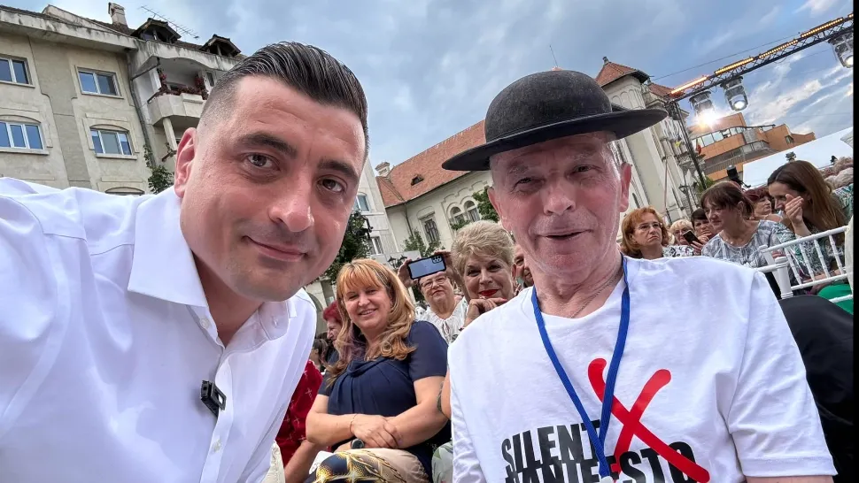 George Simion, baie de mulțime la Câmpulung, în fieful Elenei Lasconi: Voi fi președintele celor mulți - VIDEO