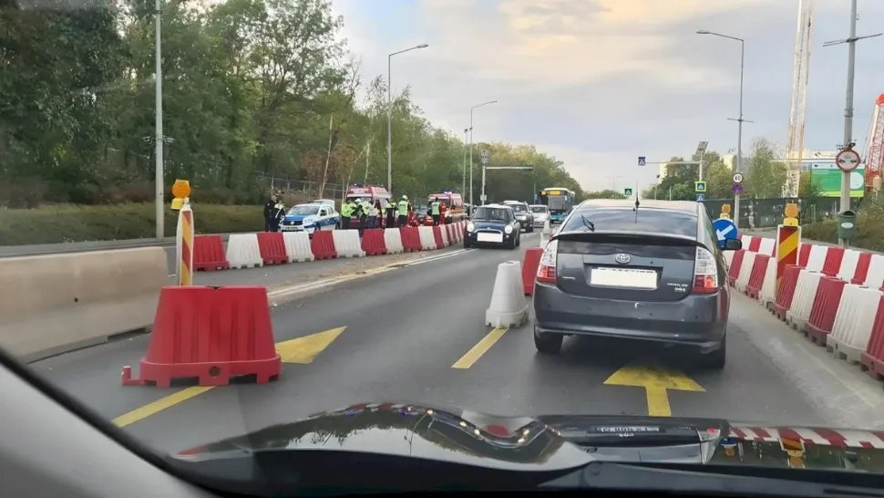 Accident în nordul Capitalei, în zona șantierului M6: Un pieton care traversa neregulamentar a fost rănit grav