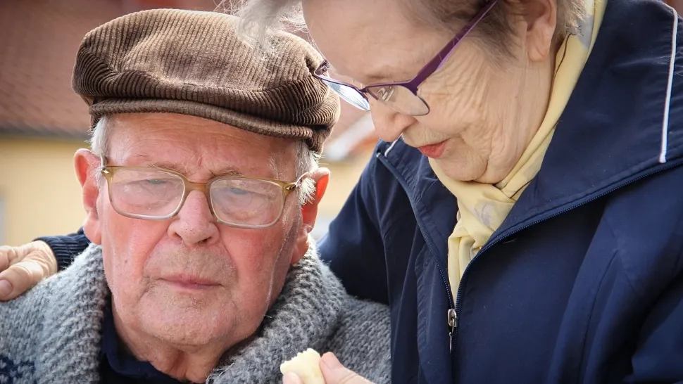 Ajutorul financiar pentru pensionarii cu venituri mici: când se dă prima tranșă și ce sumă urmează să primească seniorii