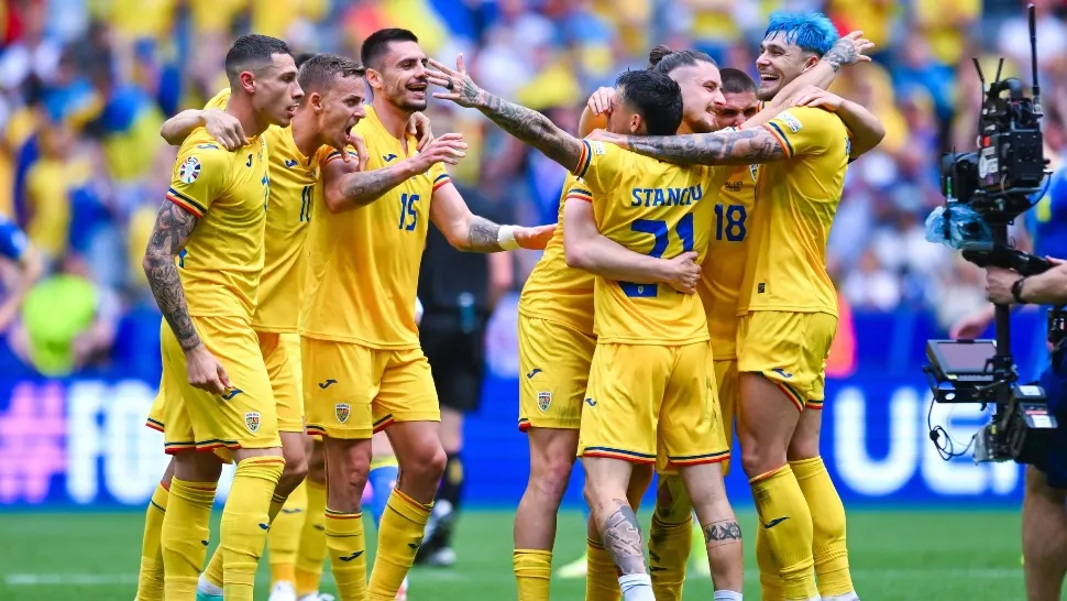 România rămâne neînvinsă în Liga Națiunilor. Tricolorii câștigă la limită în Lituania, scor 2-1. Foto/Profimedia