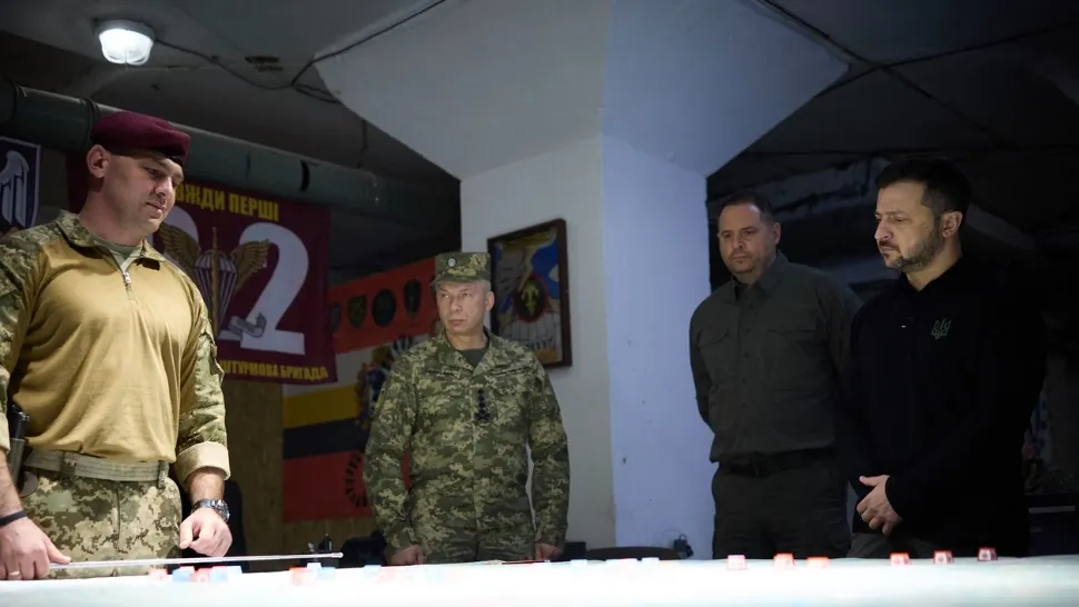 Zelenski a vizitat soldaţi care luptă în regiunea rusă Kursk. Foto: Profimedia