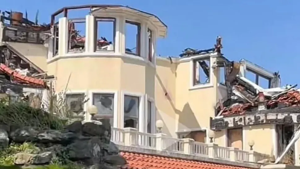 Fosta vilă a lui Irinel Columbeanu a ajuns o ruină și un focar de infecție. Vecinii sunt disperați - VIDEO