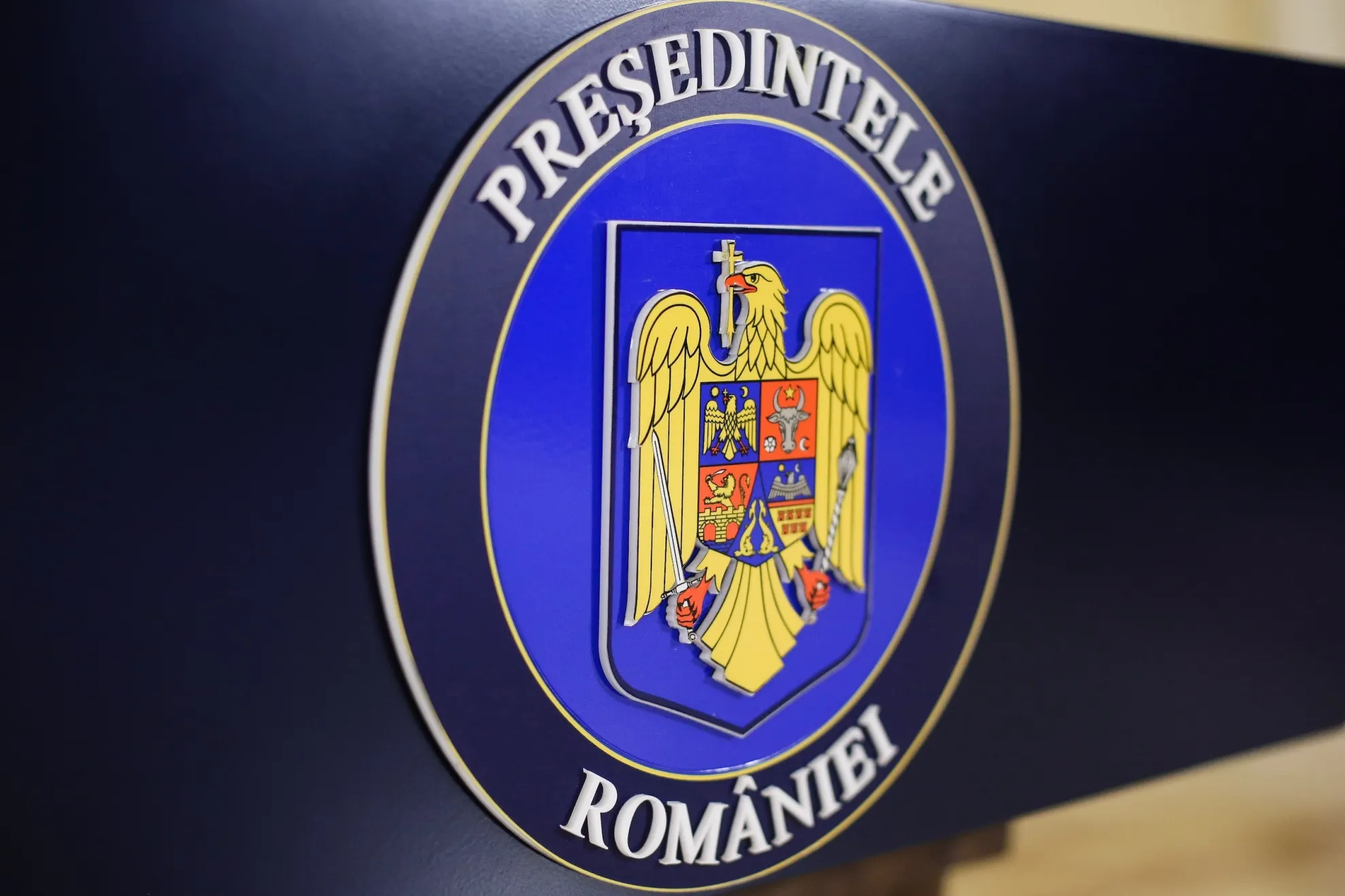 Doi candidați la prezidențiale solicită CCR anularea alegerilor din primul tur