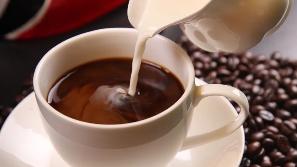 10 ingrediente pe care le poți pune în cafea pentru a-i îmbunătăți gustul