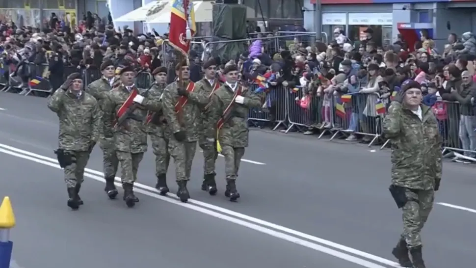 Parada militară din Alba Iulia. Foto: Facebook