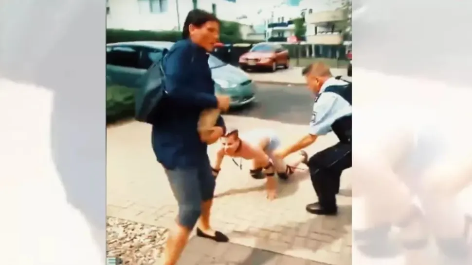 Se înmulțesc oamenii care se cred animalele, merg în patru labe pe străzi, latră și atacă trecători