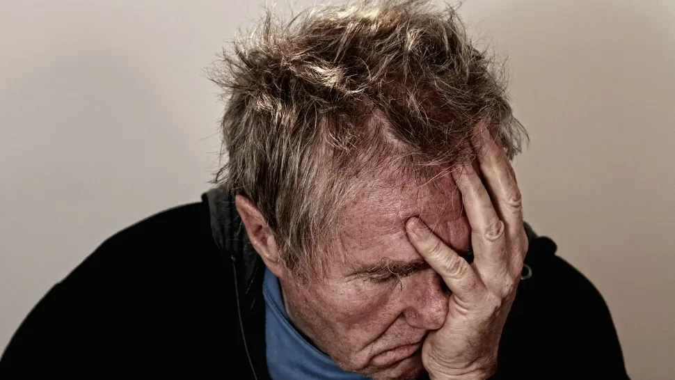 Durerile de cap pe care nu avem voie să le trecem cu vederea. Un celebru neurolog trage un semnal de ALARMĂ
