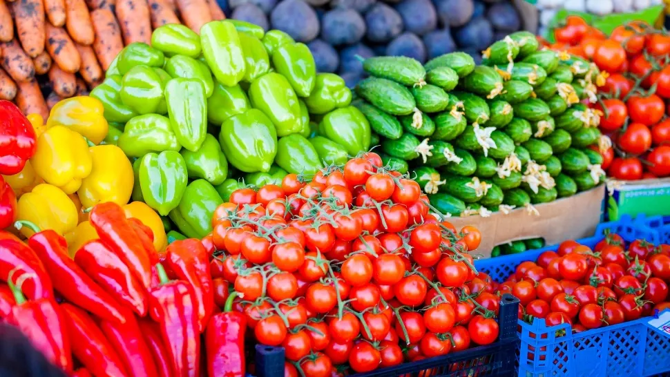 Producătorii locali, în prag de FALIMENT! Românii aleg supermaketurile în detrimentul produselor locale: