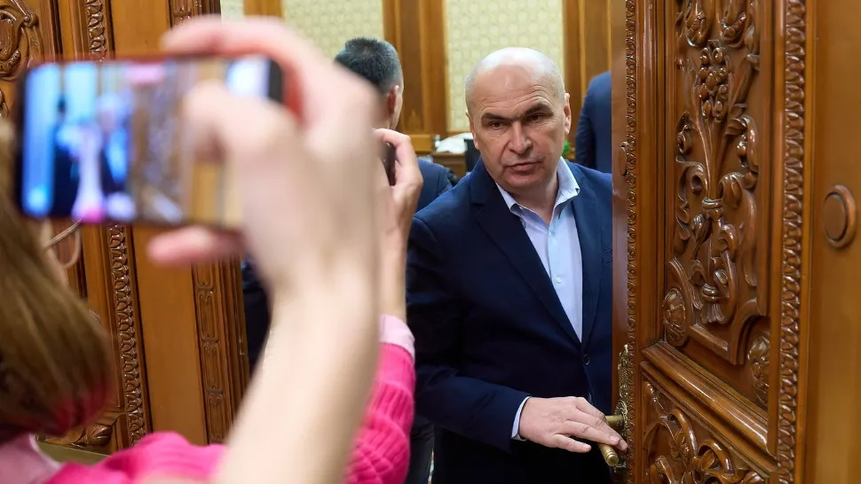 Mihai Enache (AUR): Ilie Bolojan și Ciprian Șerban obstrucționează demiterea lui Klaus Iohannis. Foto: Profimedia