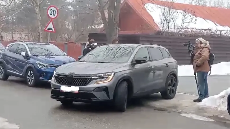 Soții Georgescu au plecat de-acasă după vizita poliției de joi dimineață/ Captură video