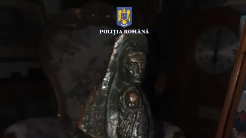 O statuetă în valoare de mii de euro, descoperită la Constanța. Obiectul de artă a fost furat din Franța în urmă cu 7 ani/ Poliția Română