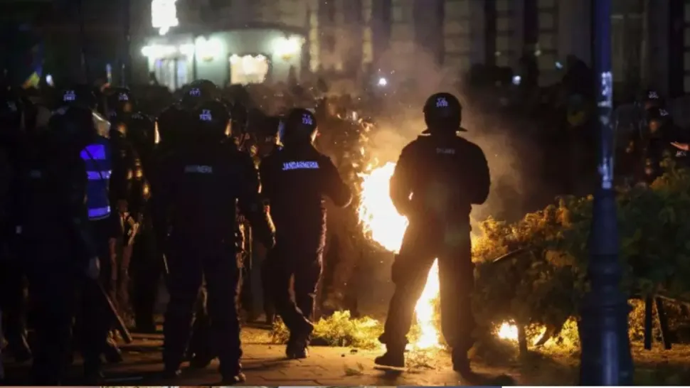 Percheziţii de amploare în Bucureşti şi două judeţe din țară, în dosarul violențelor din fața BEC, din 9 martie/ Arhivă foto