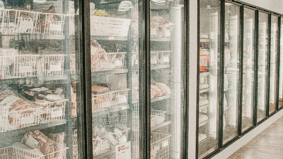 Alimentele pe care NU ar trebui să le congelezi niciodată! Ce spun experții