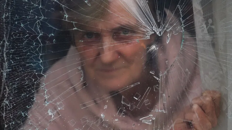 Metoda "Recensământul", cea mai nouă înșelătorie care face ravagii printre români. Escrocii se dau drept oameni de la primărie