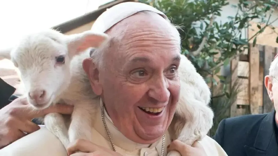Trupul neînsuflețit al Papei Francisc va fi depus la Bazilica Sfântul Petru, începând de miercuri. Vaticanul urmează să anunțe cauzele decesului